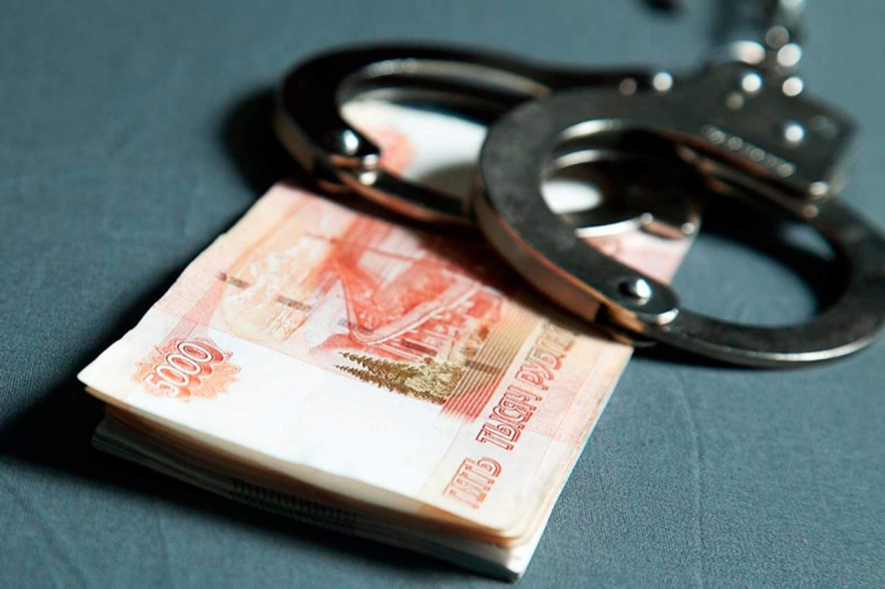 В Запорожской области прокурор направил в суд дело о хищении около 20 млн рублей.
